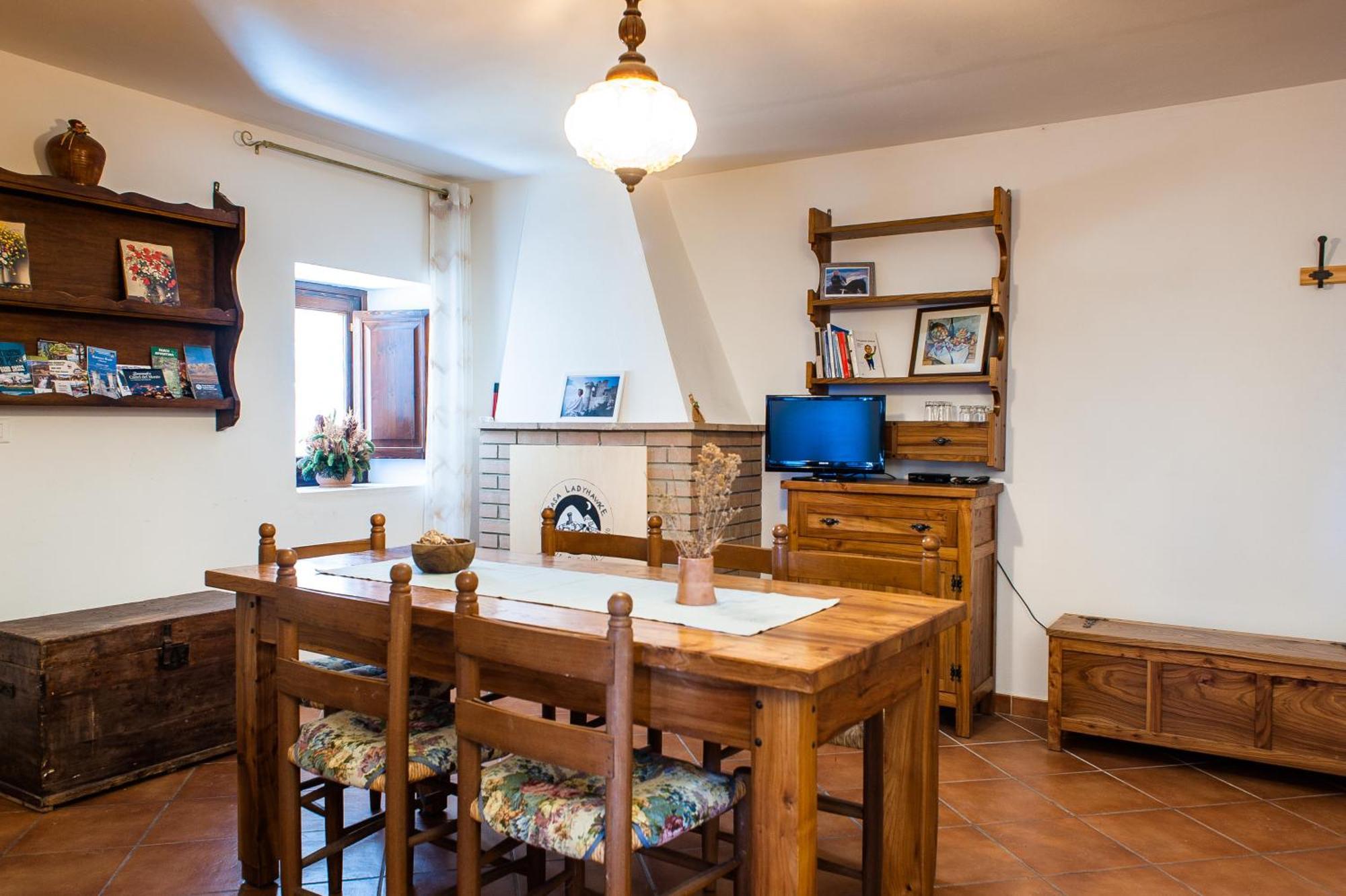 Casa Ladyhawke Apartment Santo Stefano Di Sessanio Bagian luar foto