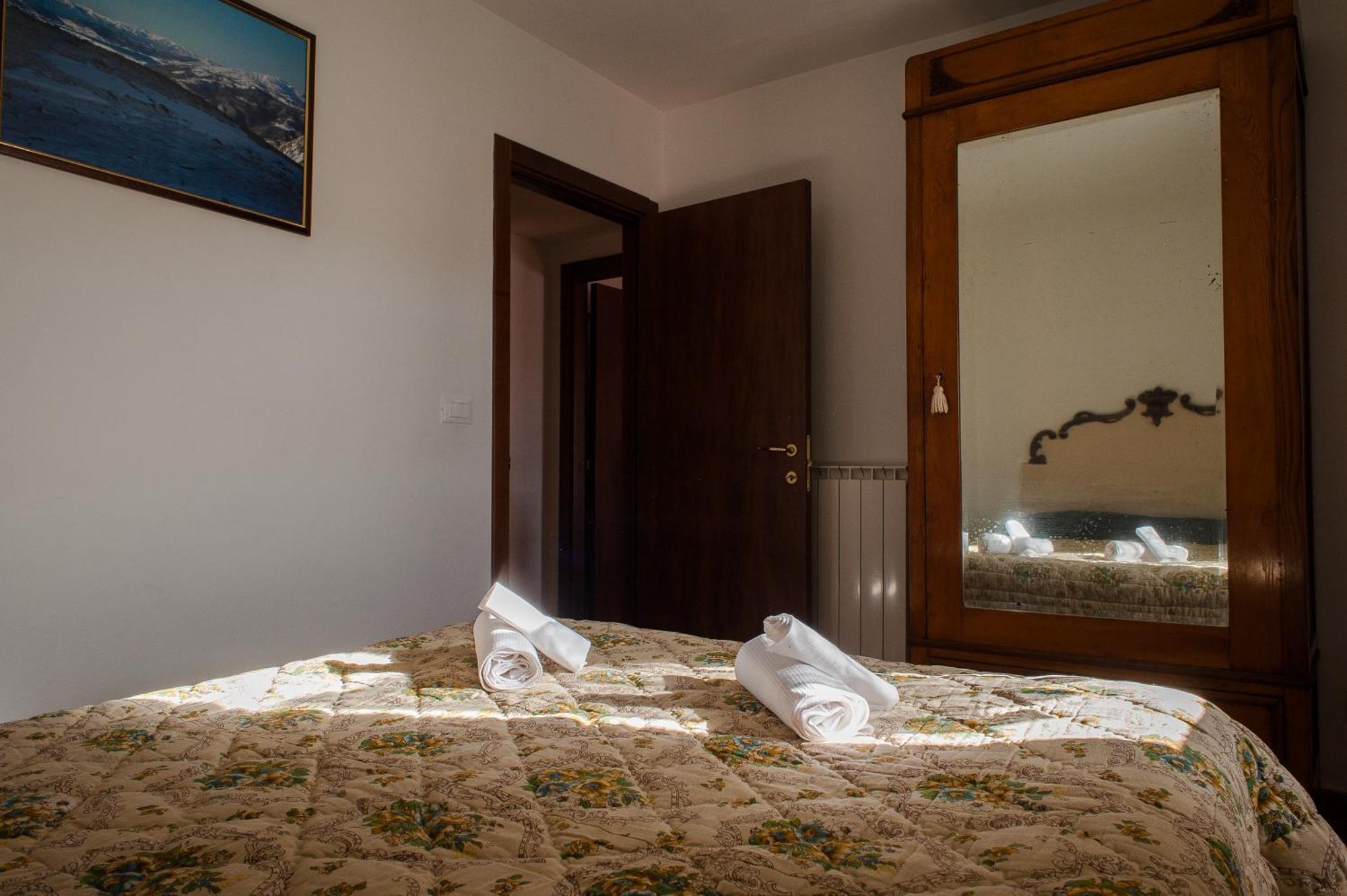 Casa Ladyhawke Apartment Santo Stefano Di Sessanio Bagian luar foto