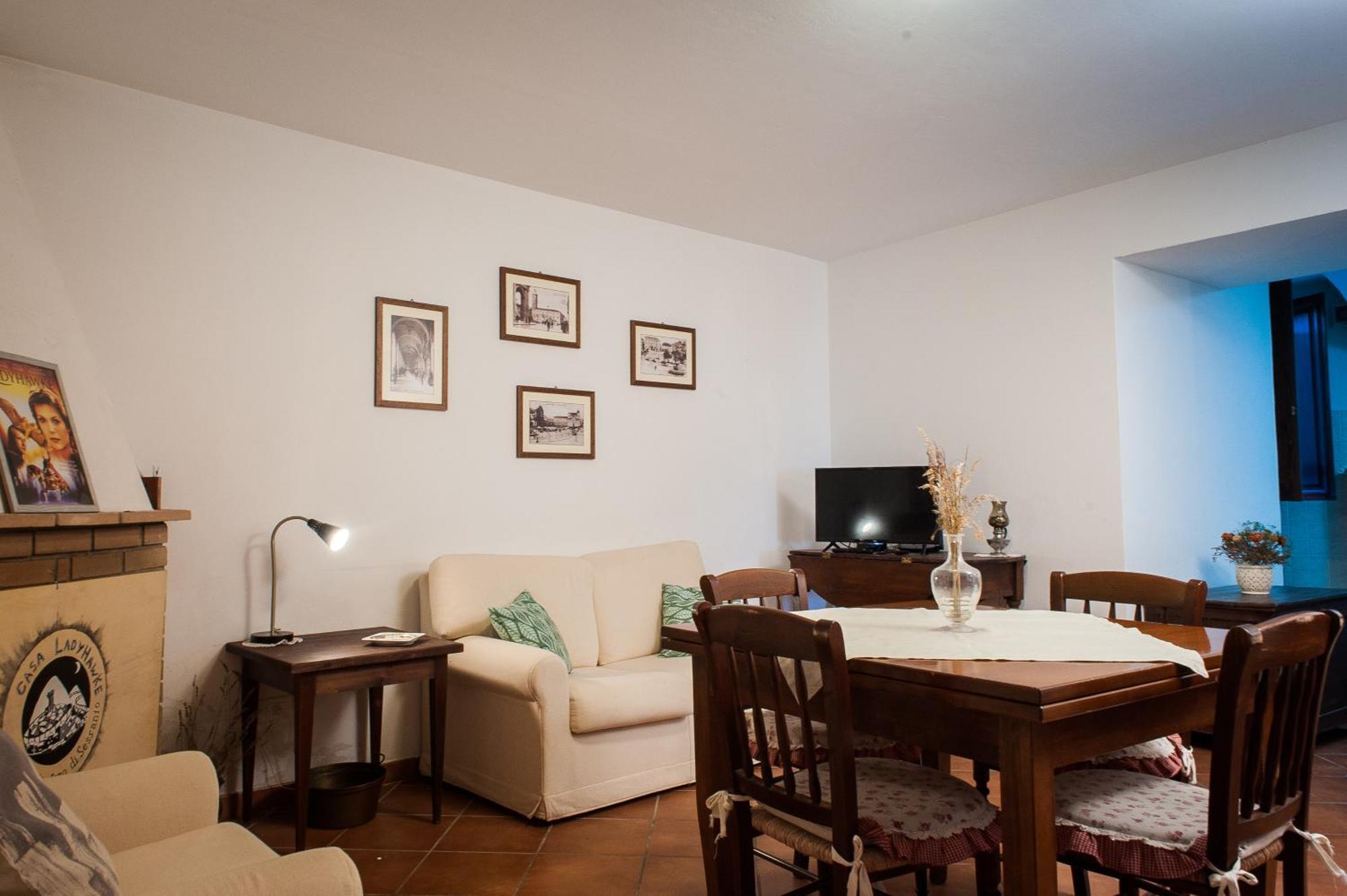 Casa Ladyhawke Apartment Santo Stefano Di Sessanio Bagian luar foto